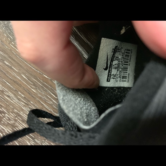 Women and boy shoes, will separate. - Picture 3 of 8